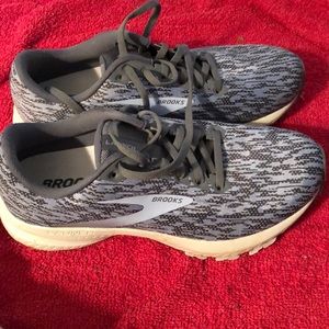 Brooks Launch 7